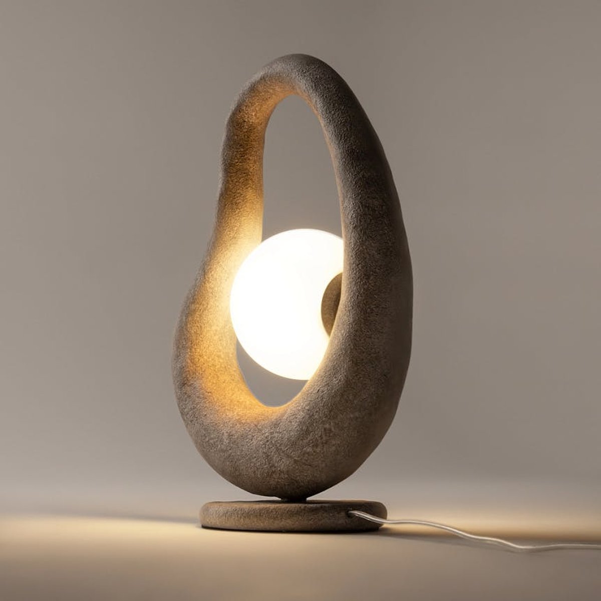 Lampe à poser organique 1 globe LULING gris, PIER IMPORT