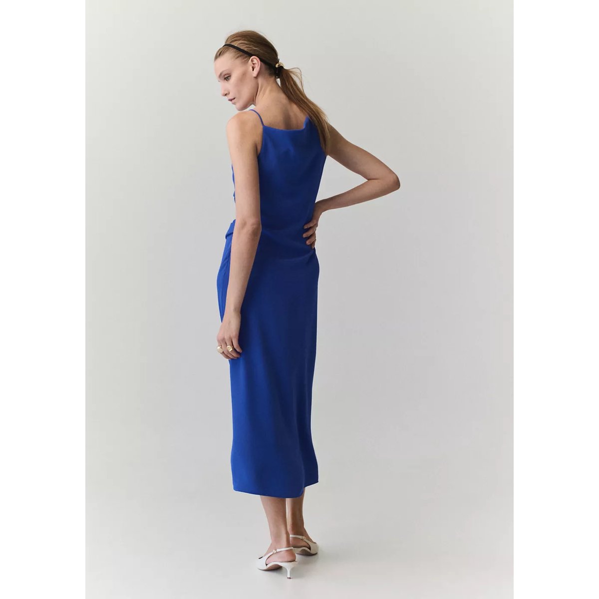 Robe asymétrique froncée latérale bleu, MANGO