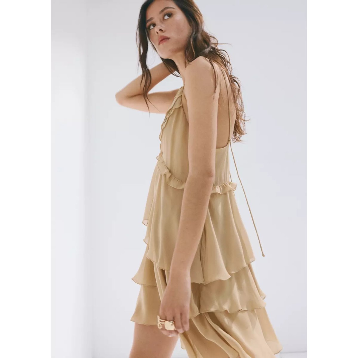 Robe à volants détail perles beige, MANGO