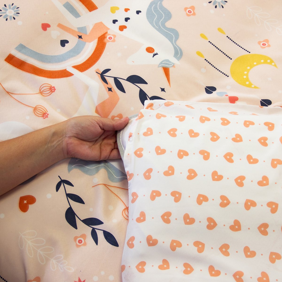 Parure de lit enfant licorne avec poche pour doudou rose, COTE DECO
