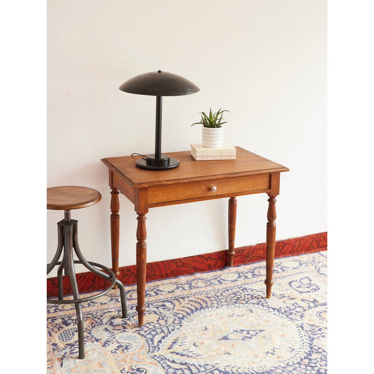 Table d'appoint en bois Francine N°1630 - Bon état bois clair, DEBONGOUT