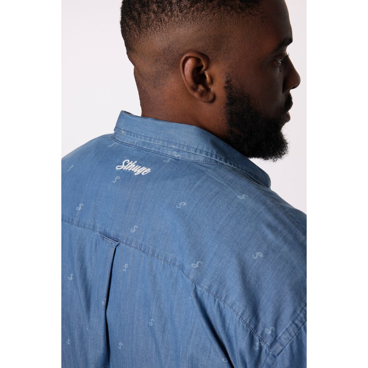 Chemise en jean à manches longues. Imprimé bleu jean, STHUGE