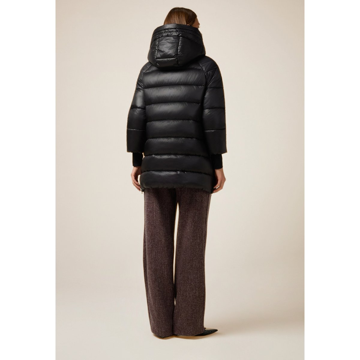 Veste matelassée midi avec capuche noir, OLTRE