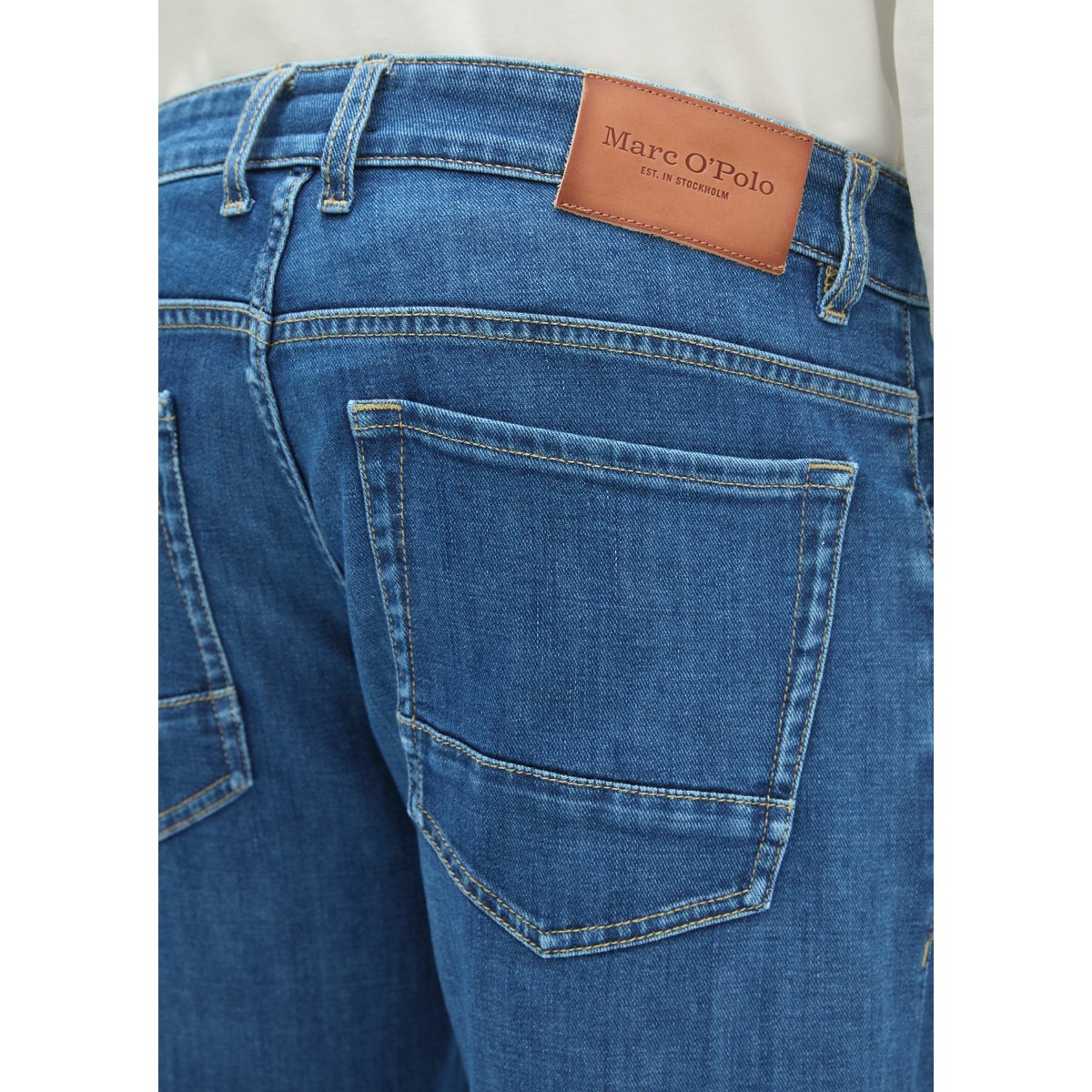 Jeans modèle Kemi regular en denim doux au toucher cashmere bleu foncé, MARC O'POLO