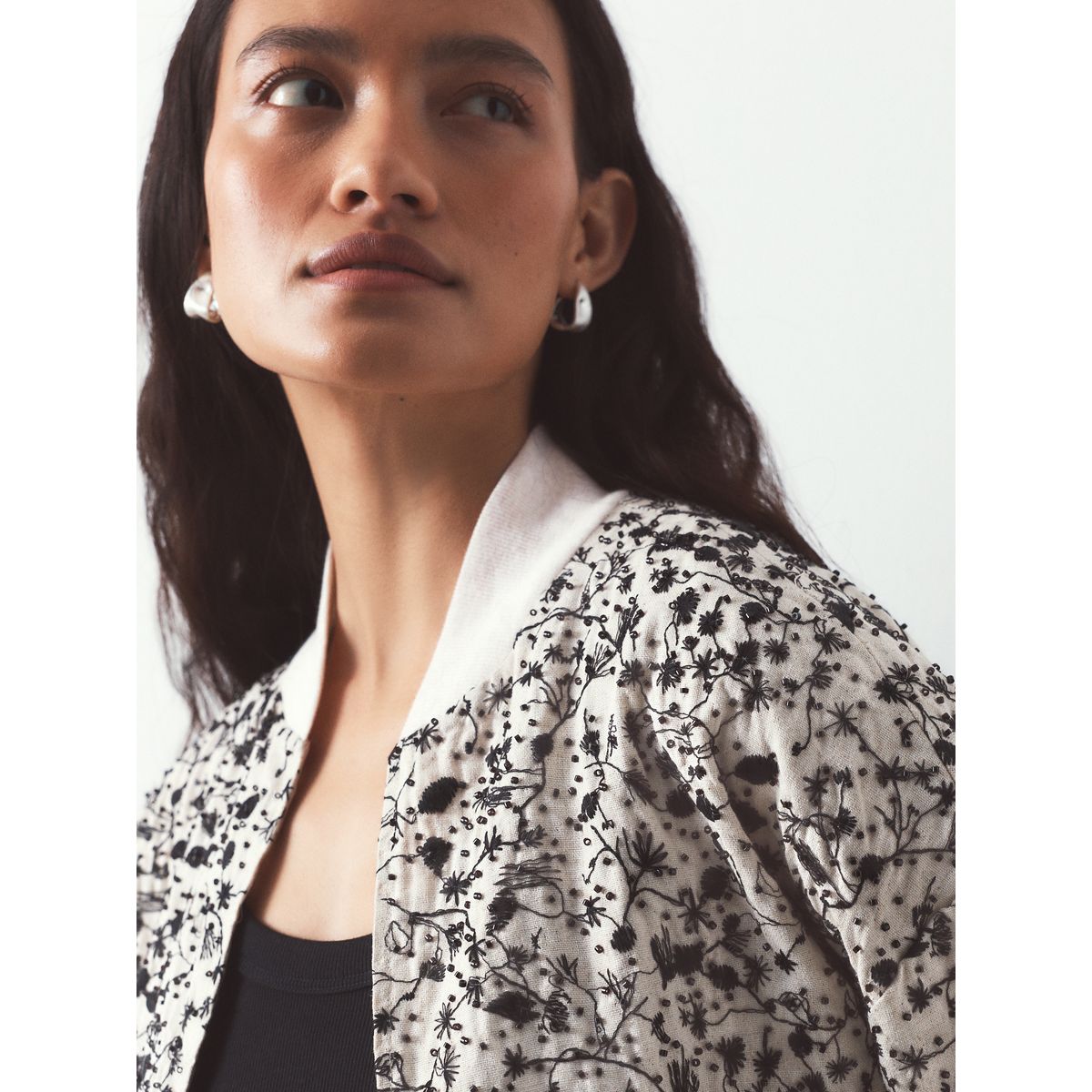 Blouson aviateur orné de perles monochrome, NEXT