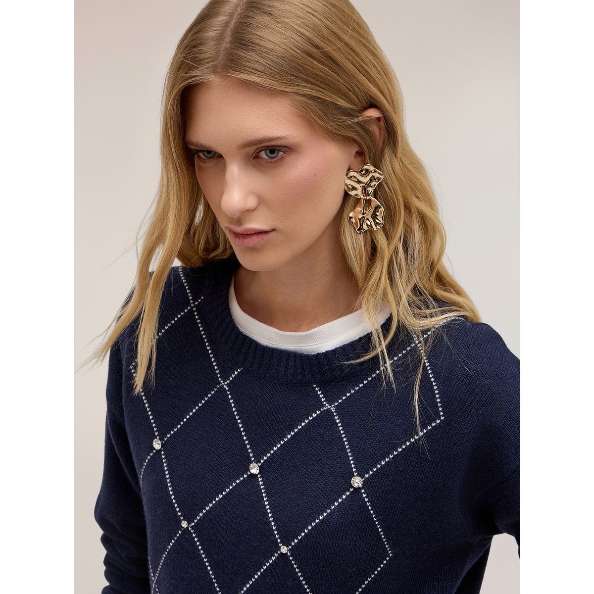 Pull en maille à losanges avec strass bleu, MOTIVI