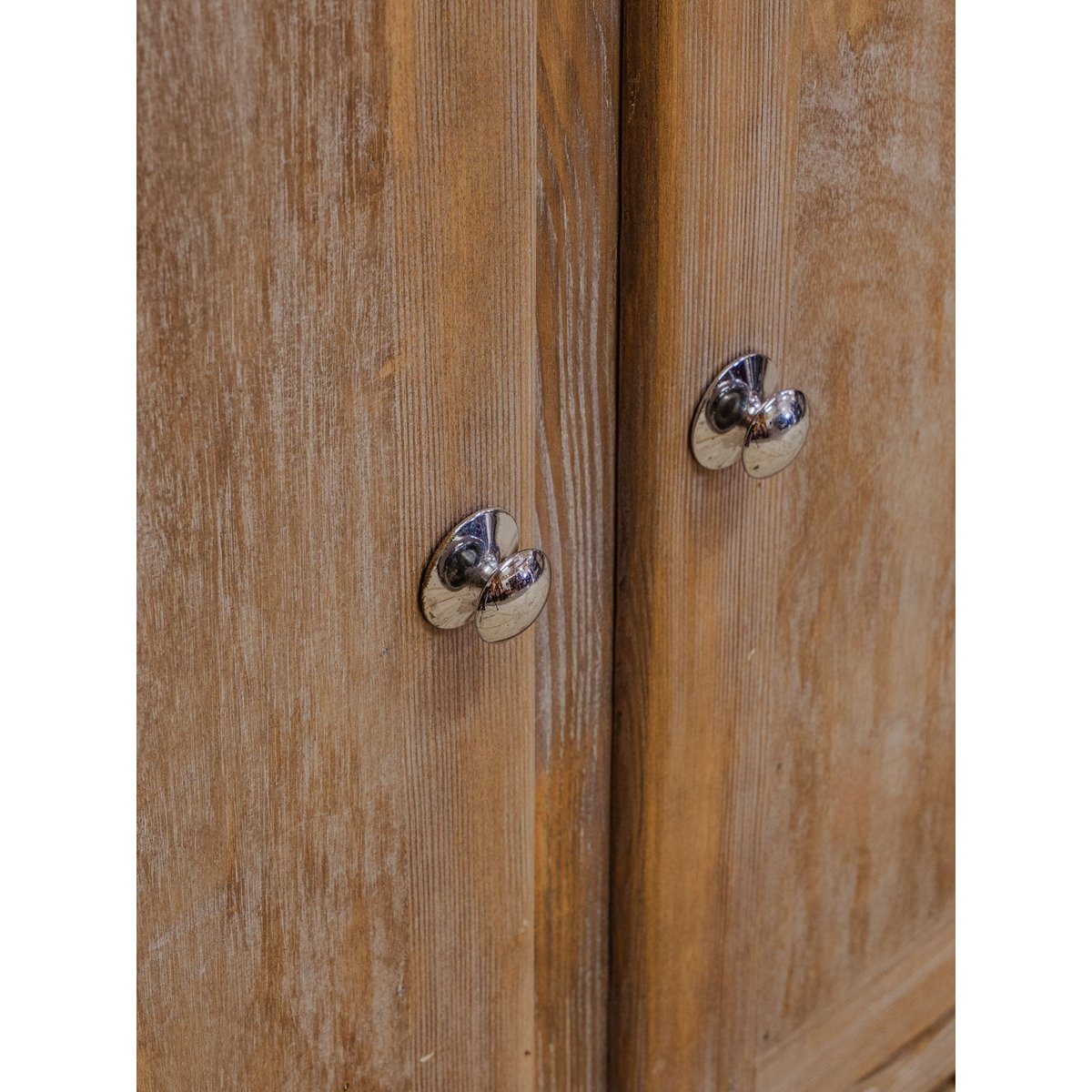 Buffet mado en bois patiné Gilbert N°743 - Bon état bois clair, DEBONGOUT