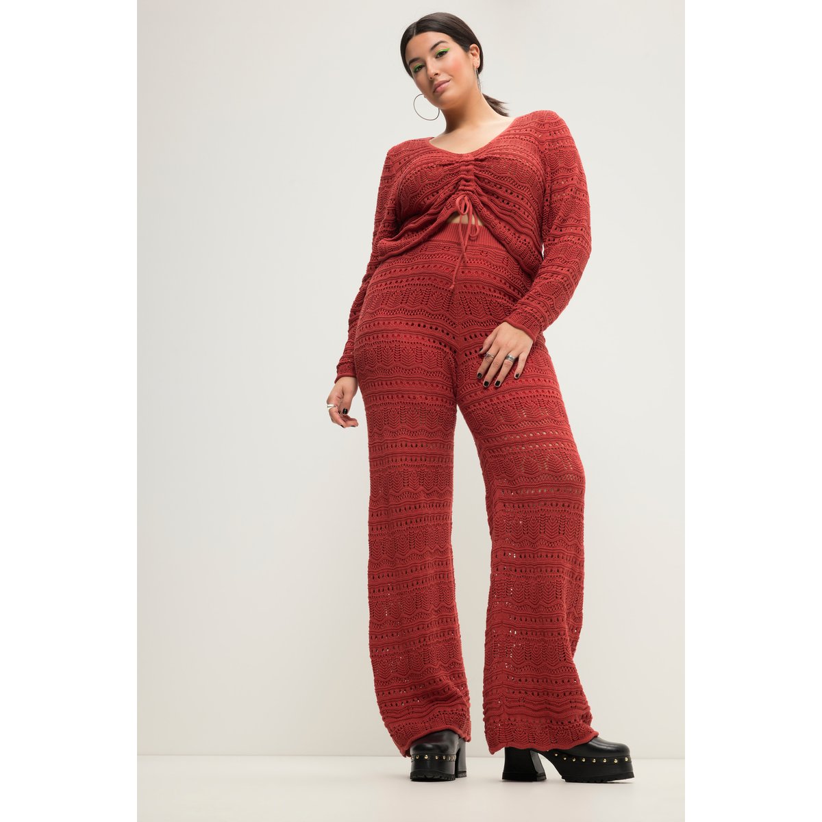 Pantalon en maille ajourée à coupe large rouge brique, STUDIO UNTOLD