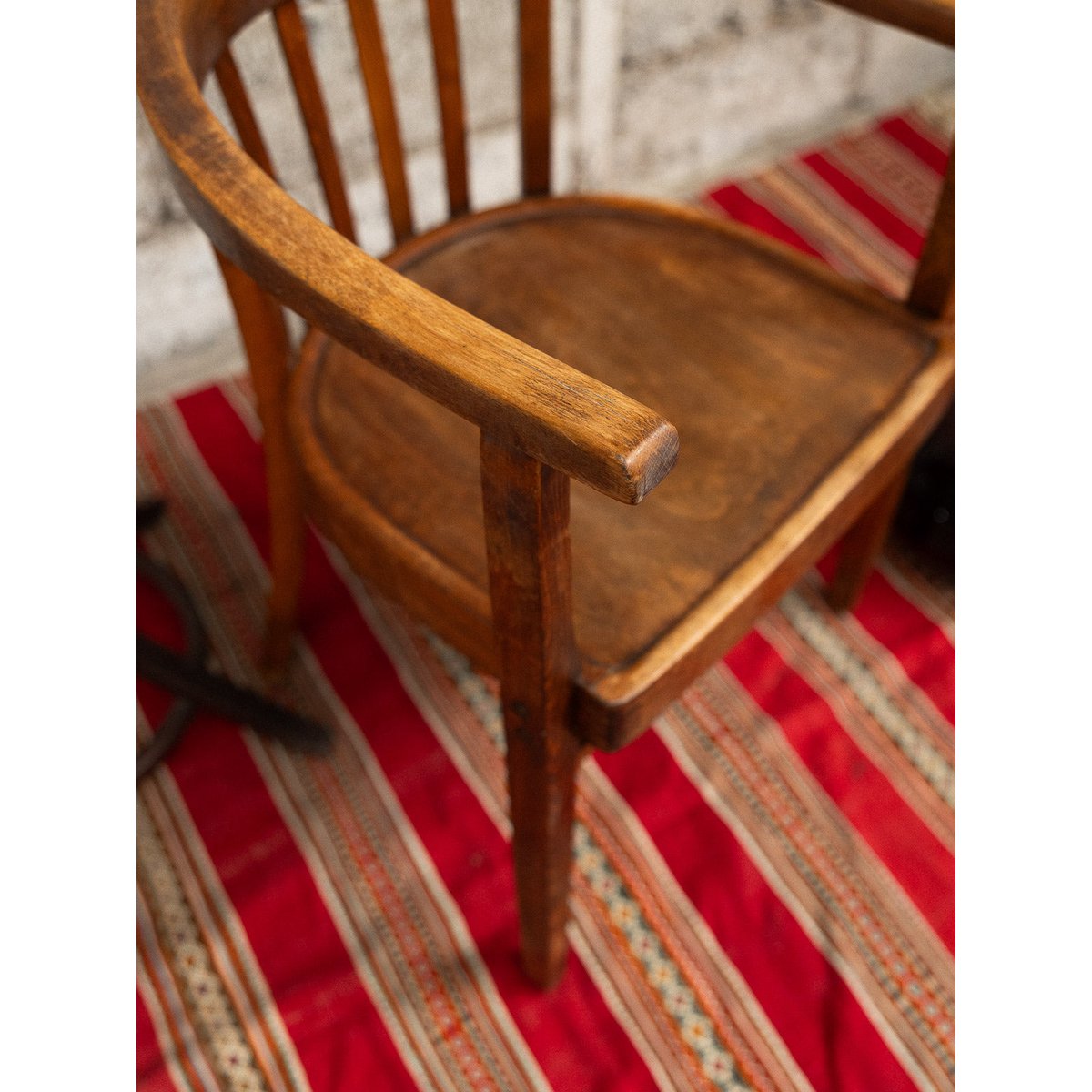 Fauteuil administratif en bois Ernest N°1503 - Bon état marron, DEBONGOUT
