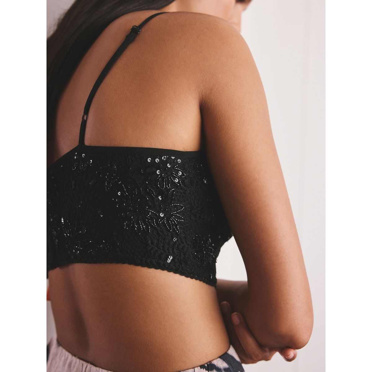 Brassière ornée de sequins et dentelle noir, NEXT