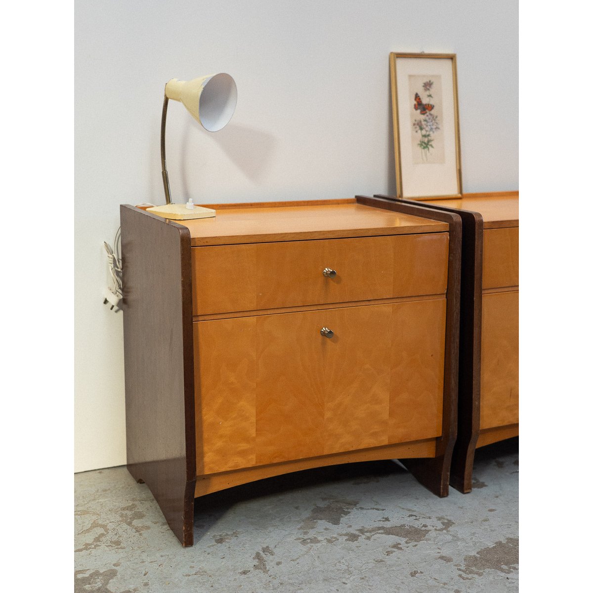 Paire de tables de chevet bicolores Maïa N°1555 - Bon état bois clair, DEBONGOUT