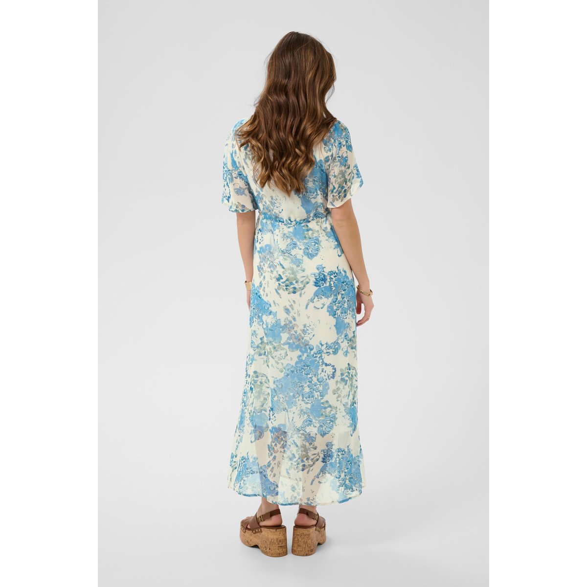 Robe blanc off white w. blue flowers, CREAM