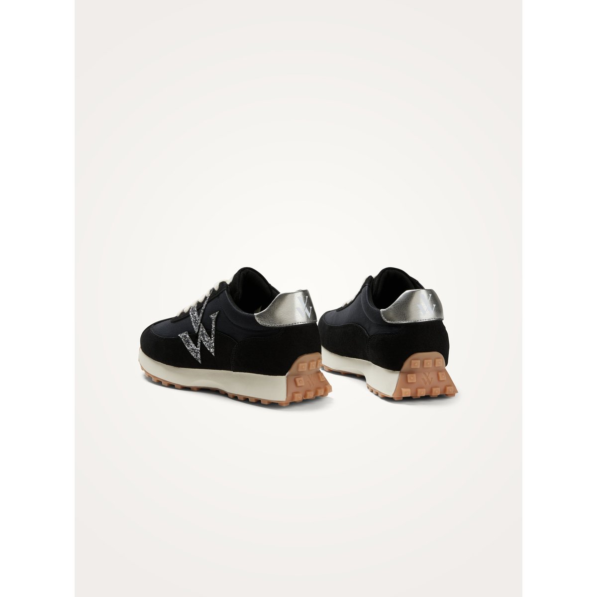 Baskets monogramme à lacets avec semelle running FLOW Initials noir, VANESSA WU