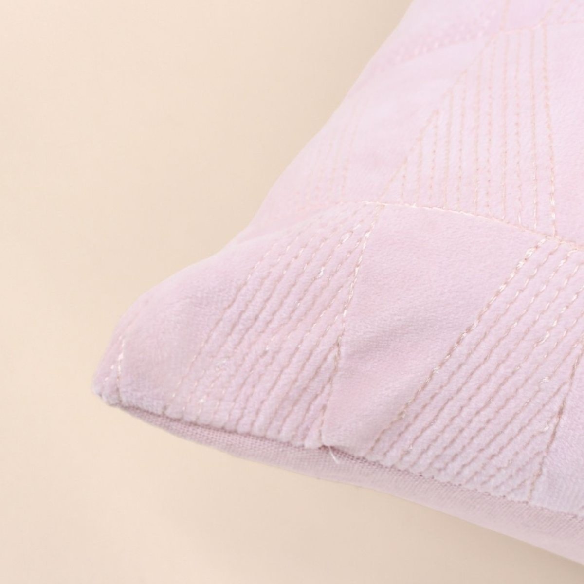 Coussin en velours brodé 30x50cm rose, ORNAMI