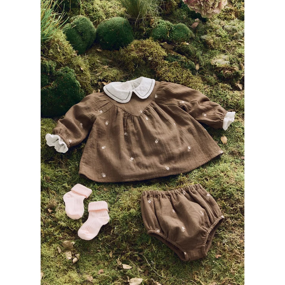 Robe et barboteuse à fleurs brodées chocolat, MANGO BABY