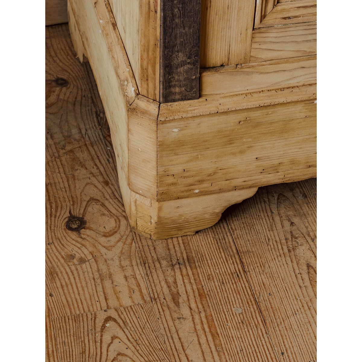 Armoire en bois Blandine N°439 - Bon état bois clair, DEBONGOUT