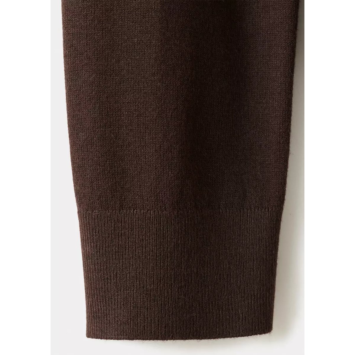 Pull-over maille col en V chocolat, MANGO