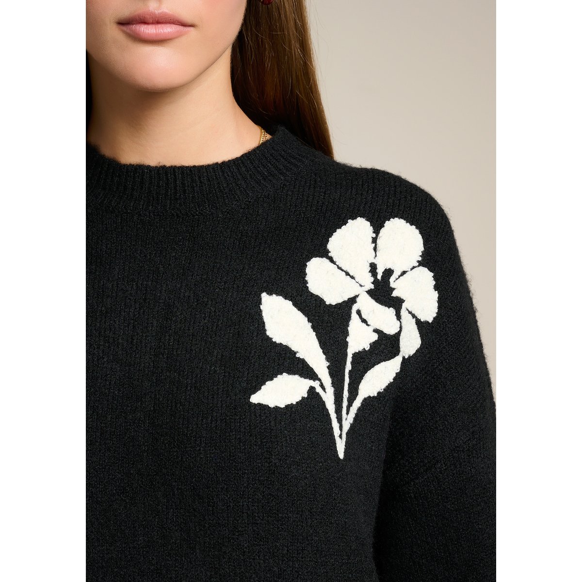 Pull à fleurs en relief noir, LOLALIZA