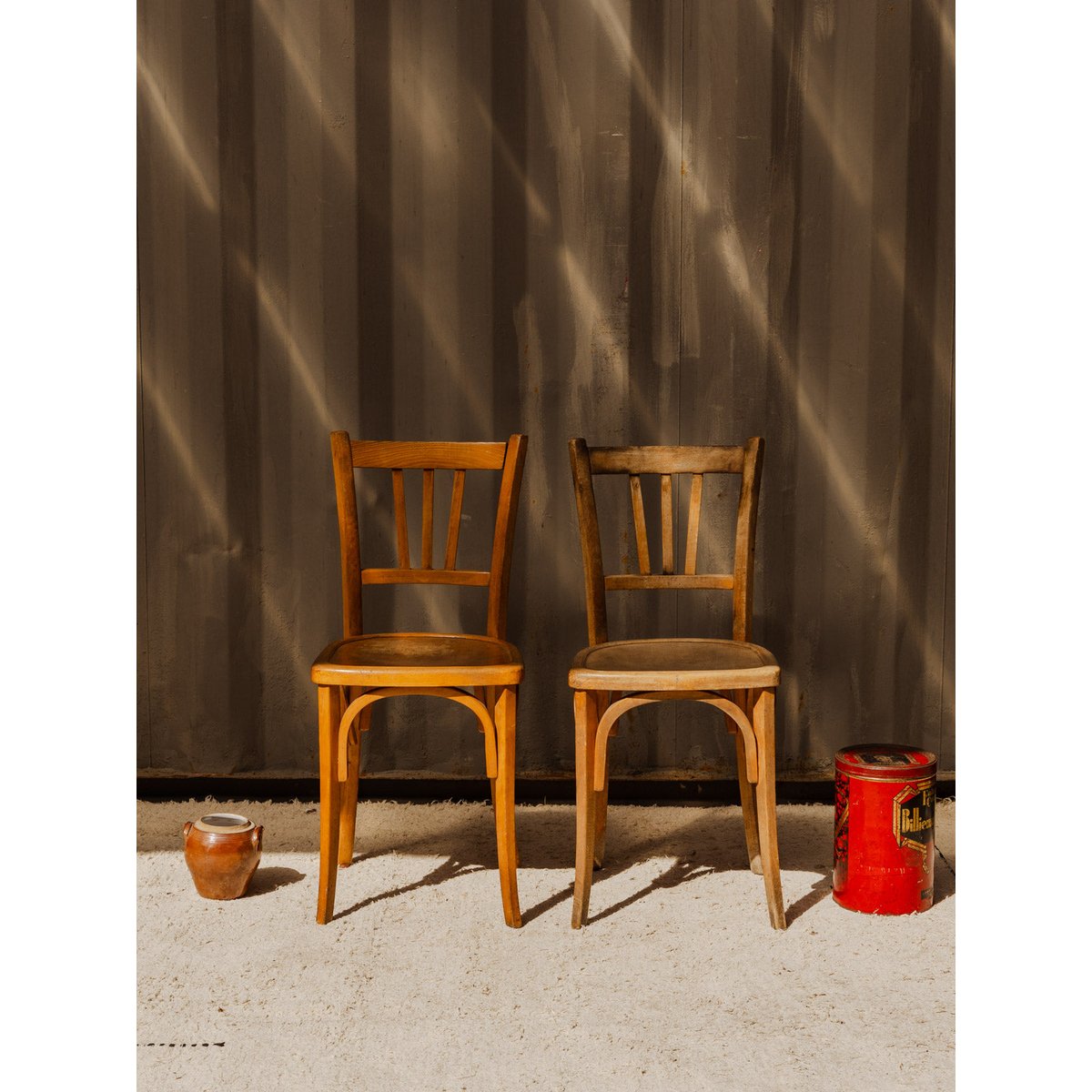 Lot de 5 chaises en bois Claude N°1543 - Bon état bois clair, DEBONGOUT