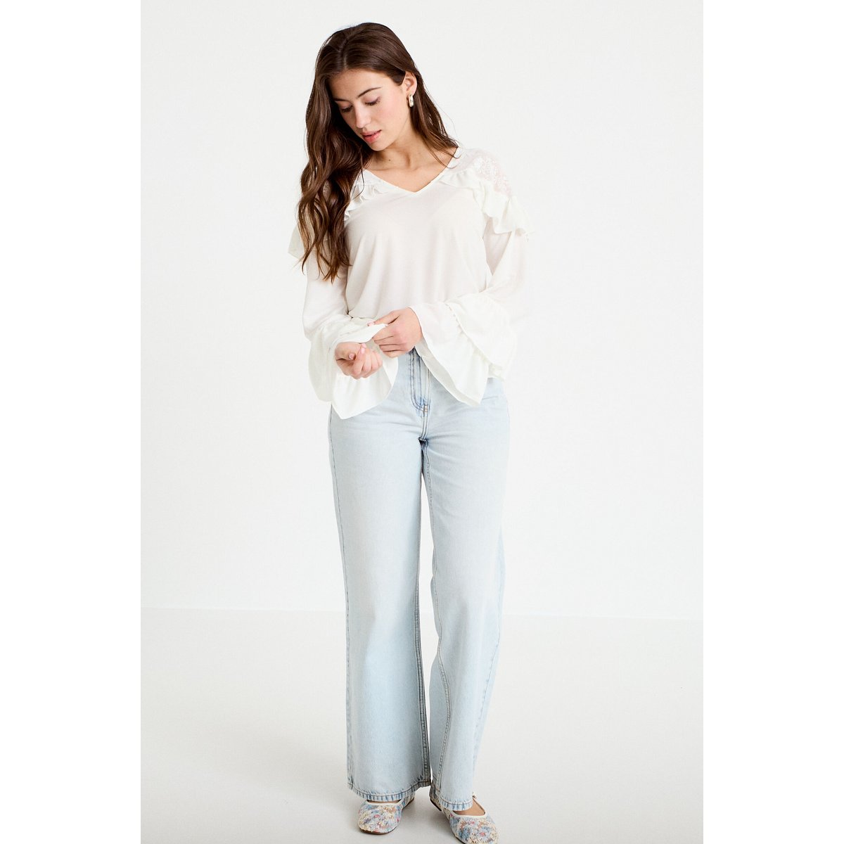 Blouse col v manches longues dentelle ecru, CACHE CACHE