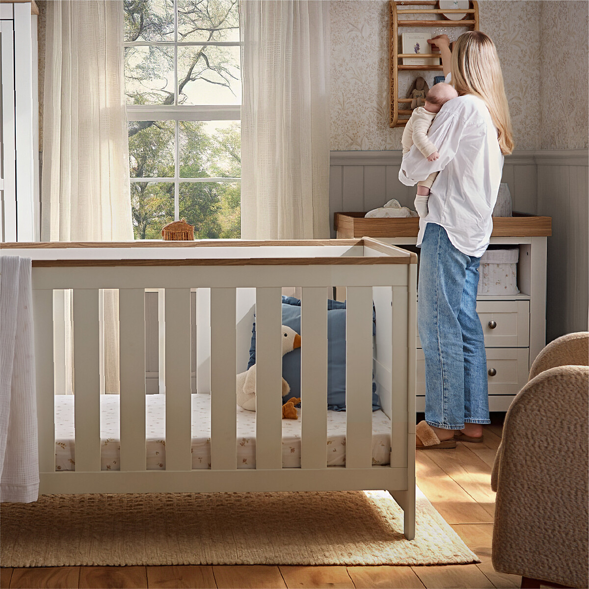 Burford 2-Piece Nursery Furniture Set white, CUDDLECO