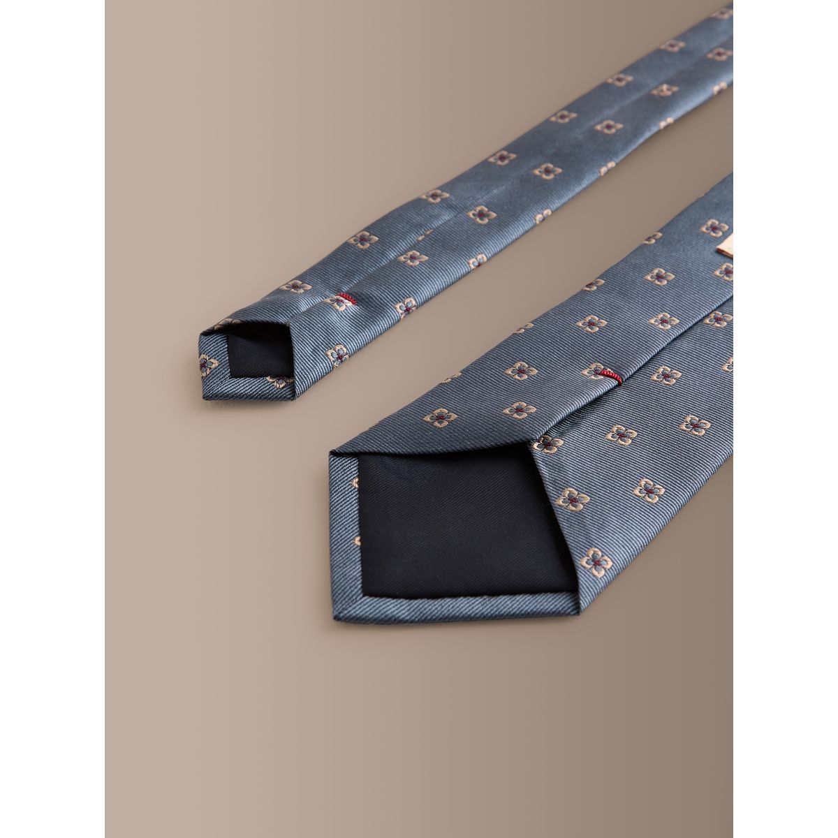 Cravate en soie à motif géométrique signature bleu, NEXT