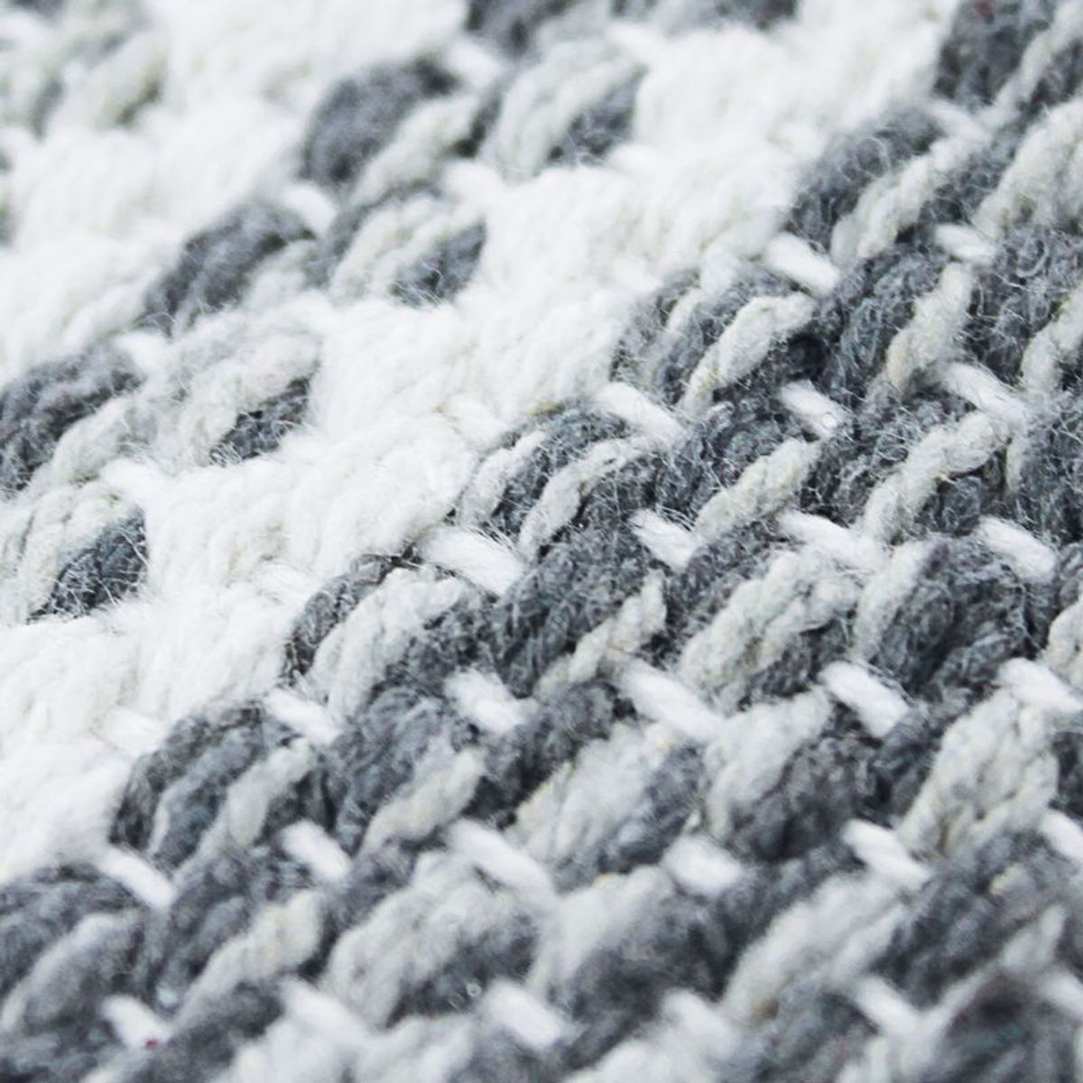 Tapis salon artisanal en coton gris blanc, THE DECO FACTORY
