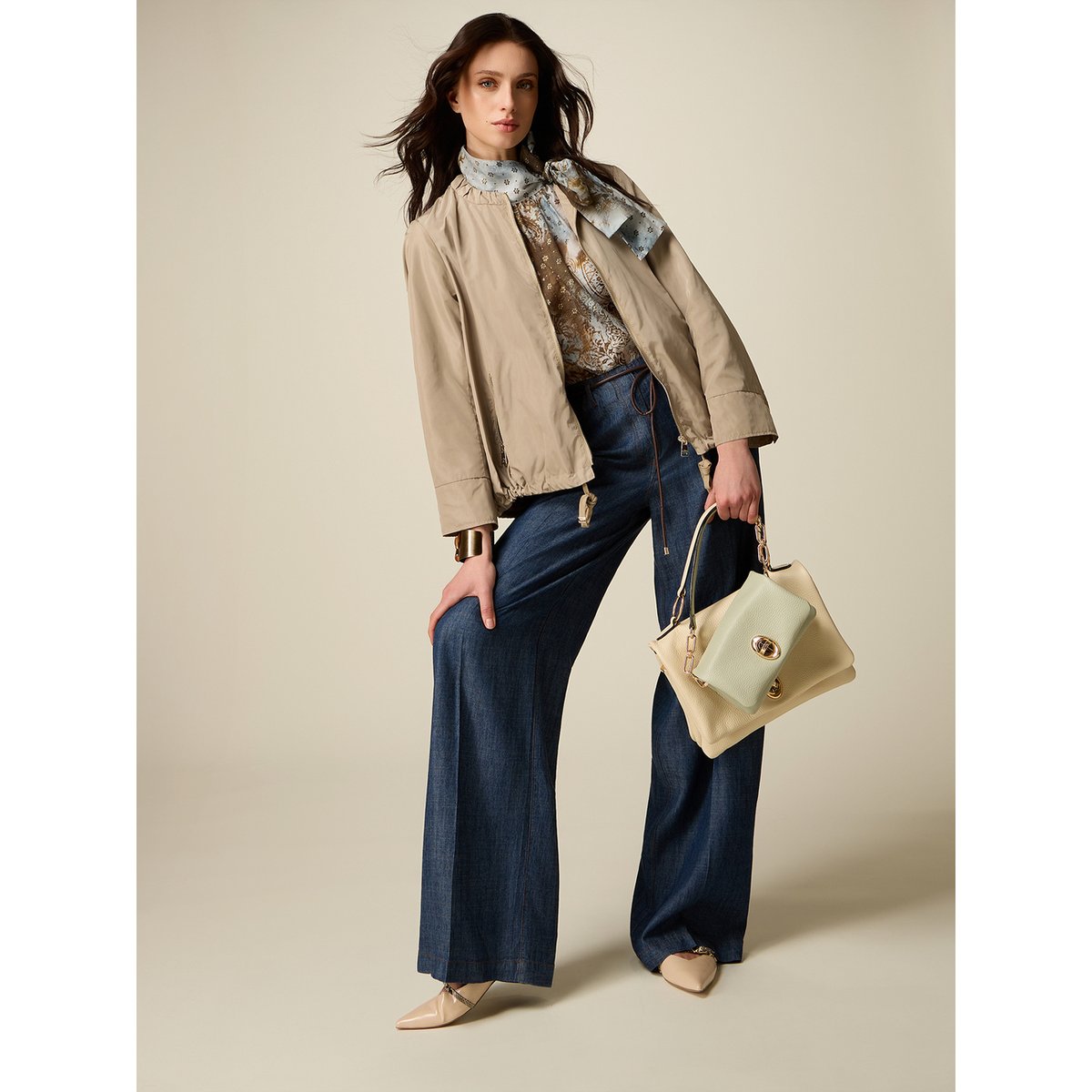 Pantalon palazzo bleu, OLTRE