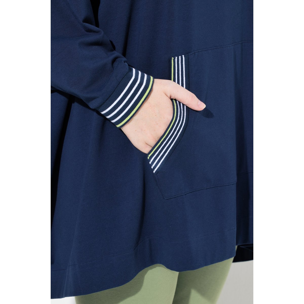 Poncho d'intérieur oversize bleu nuit, ULLA POPKEN