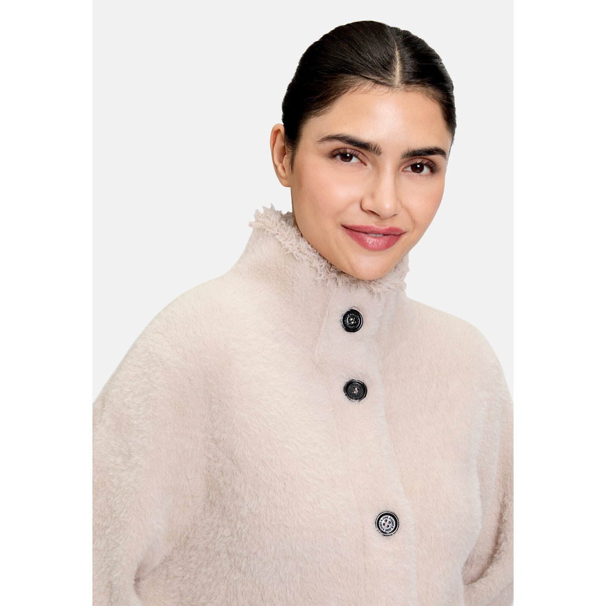 Cardigan en maille d'hiver à poche-poitrine plaquée light sand, AMBER & JUNE
