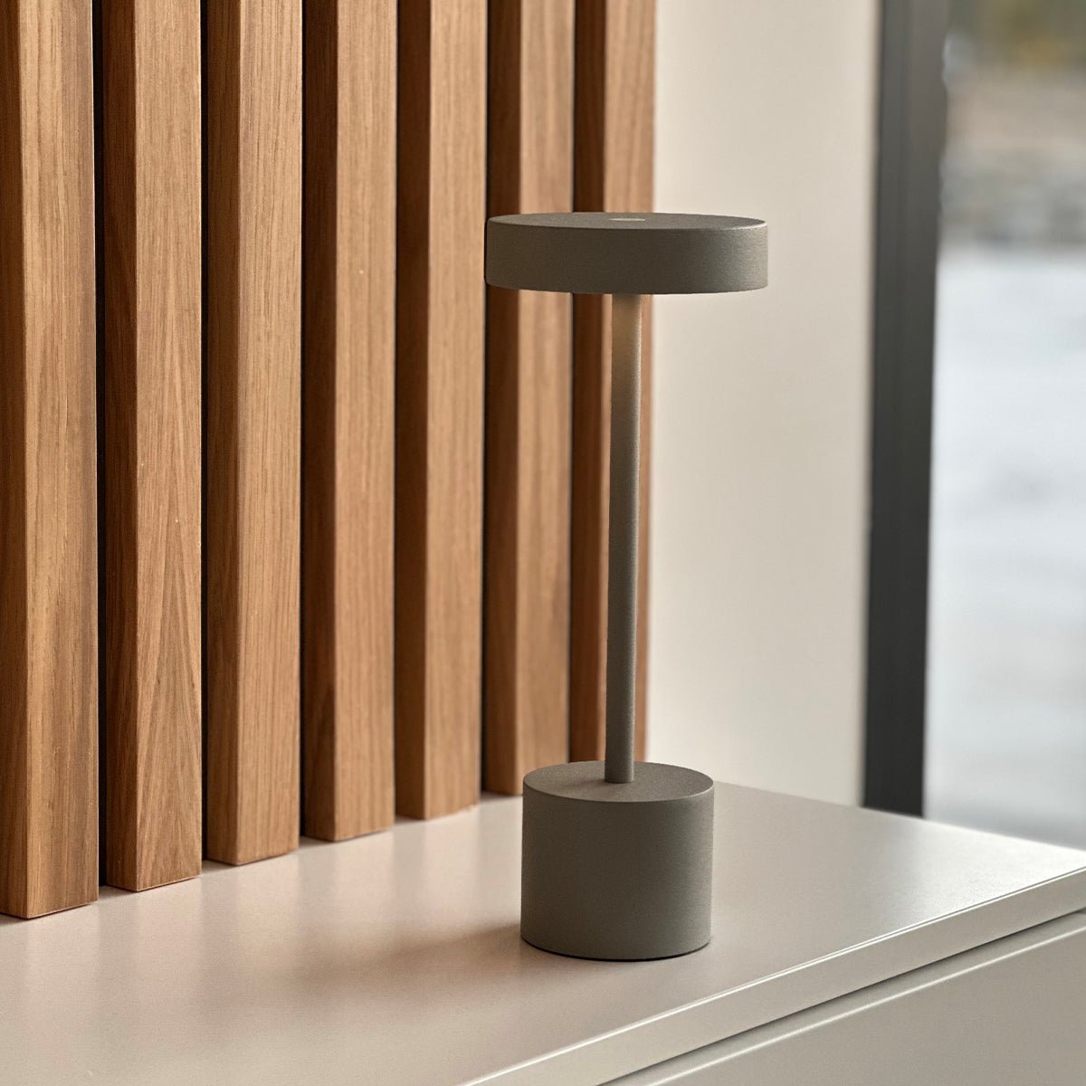 Lampe de table sans fil touch LED ROBY gris, LUMISKY