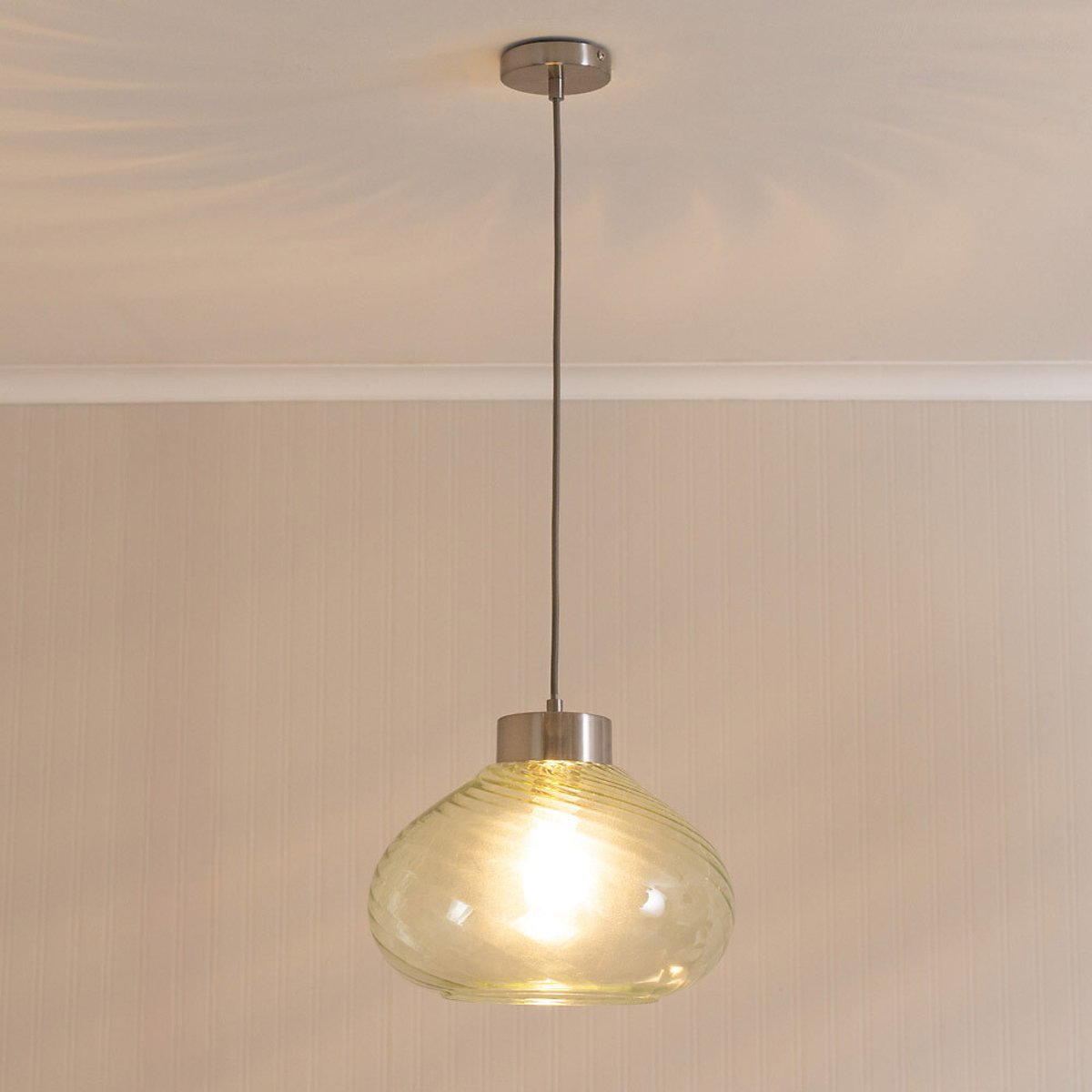 Courtney Brushed Metal Pendant Light with Spiral Glass Shade silver-coloured, SO'HOME