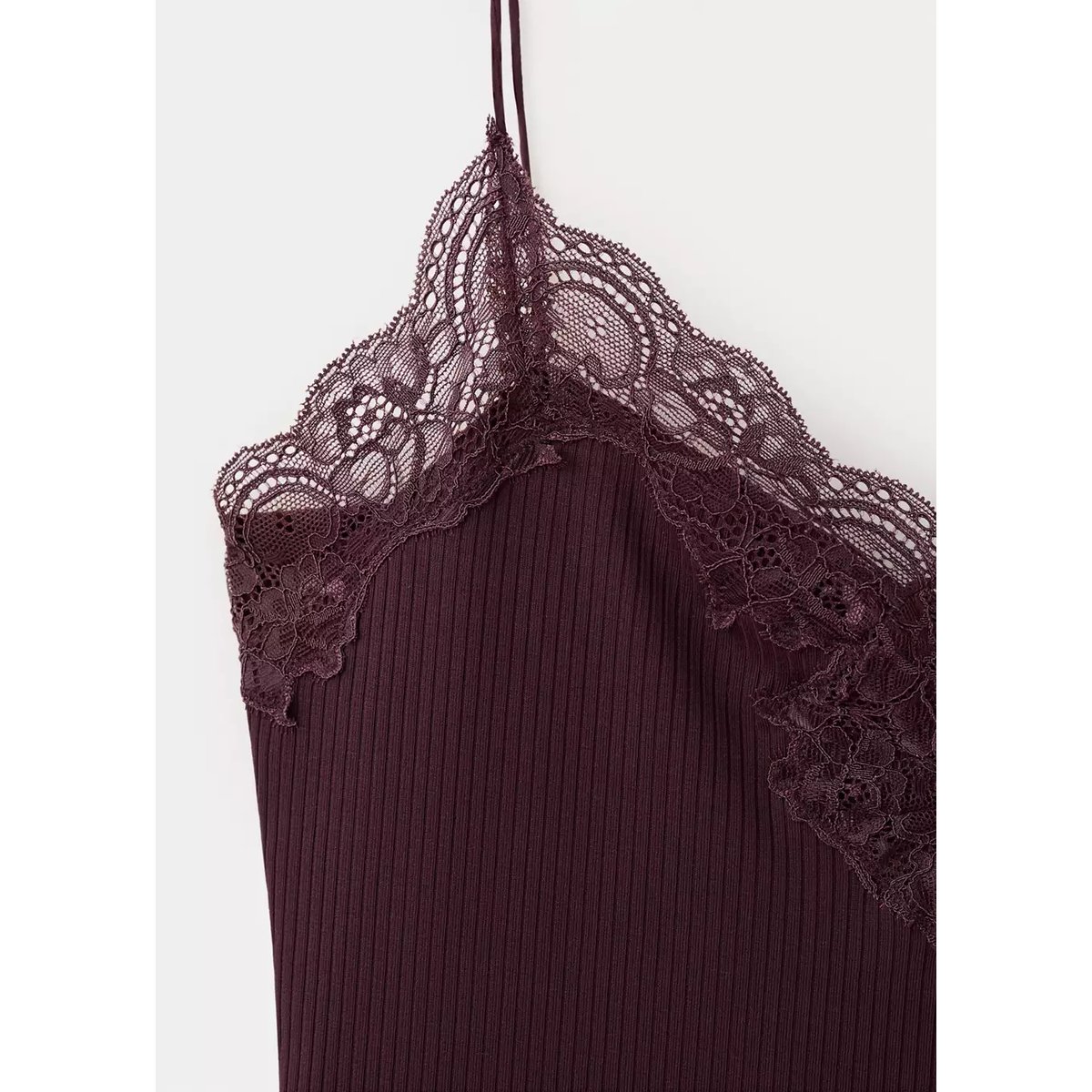 Body col en V à dentelle prune, MANGO