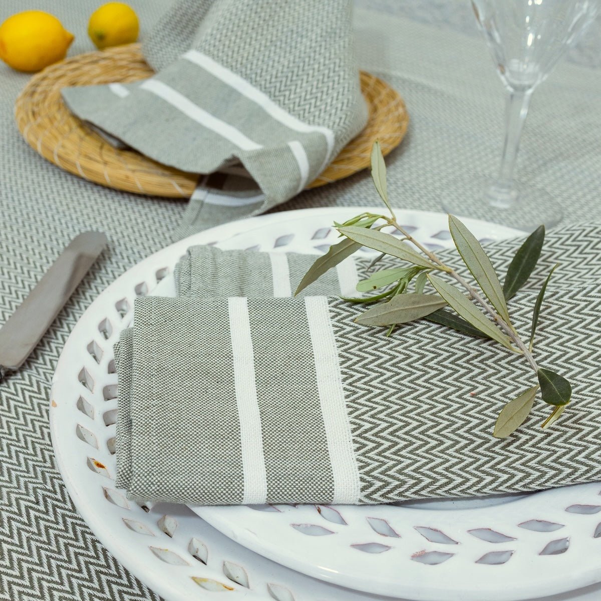 Nappe + 4 serviettes coton SIENNA vert olive, FEBRONIE