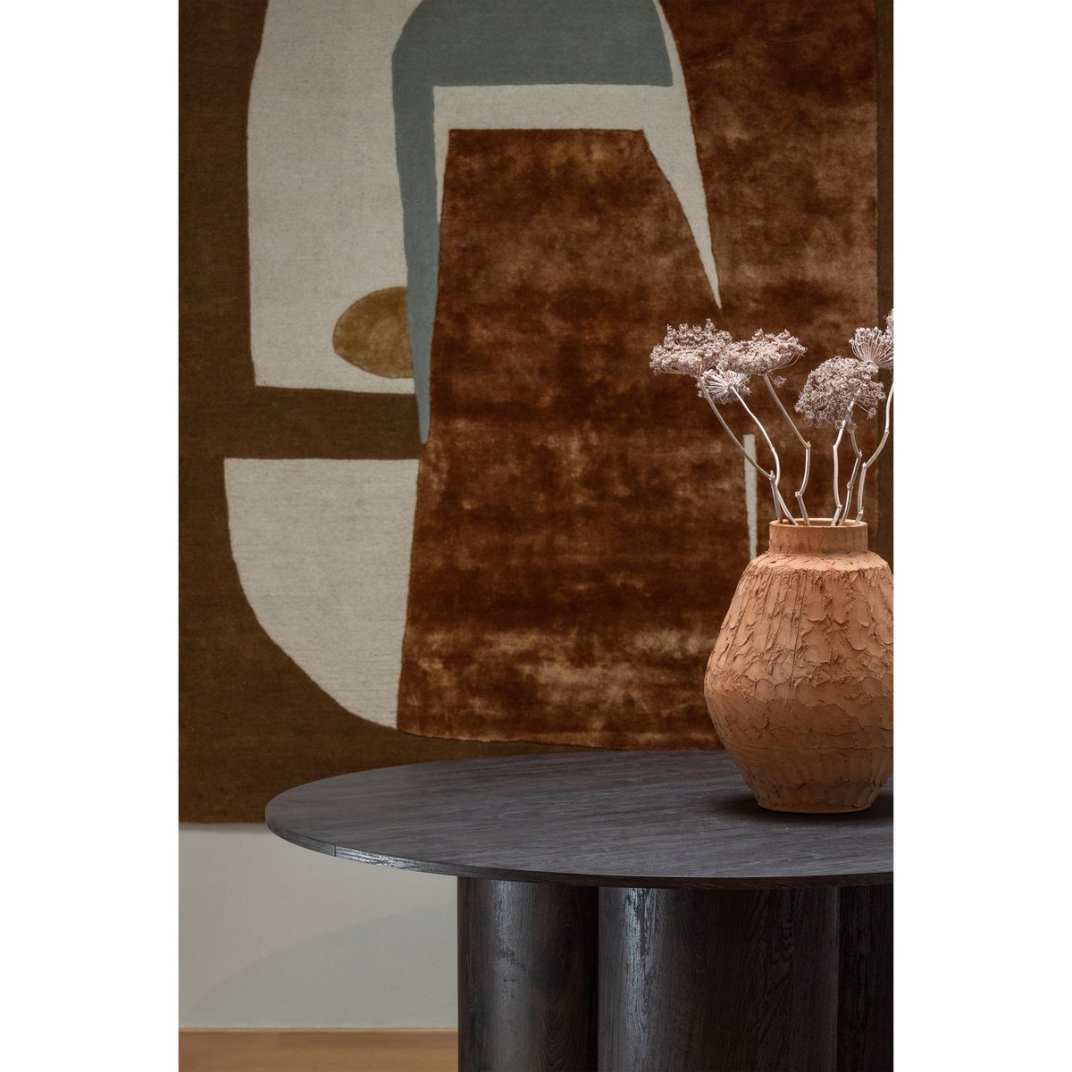 Table à manger rond en mdf 5 couverts OONA marron foncé, WOOOD