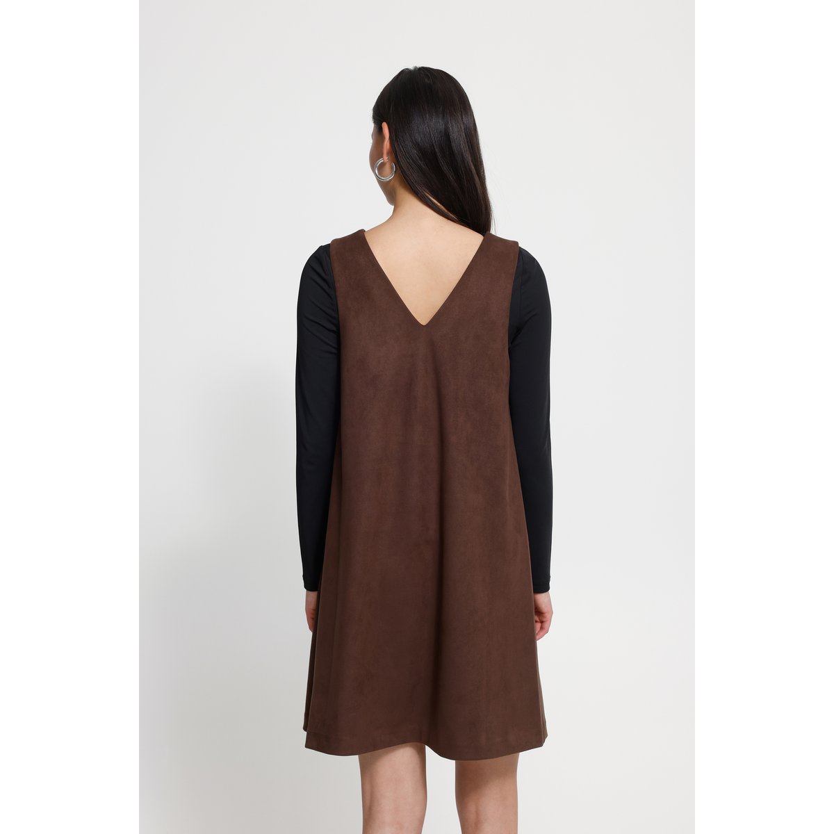 Robe sans manches, longueur genoux, col V marron coffee bean, ICHI