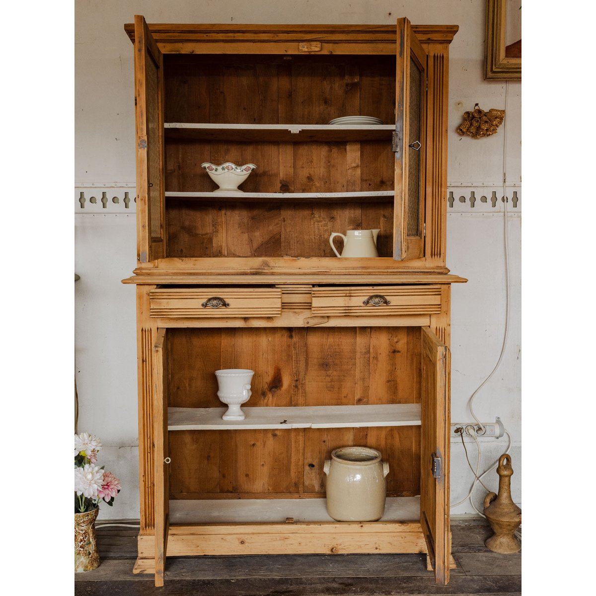 Buffet à deux corps en bois Gilbert N°1884 - Bon état bois clair, DEBONGOUT