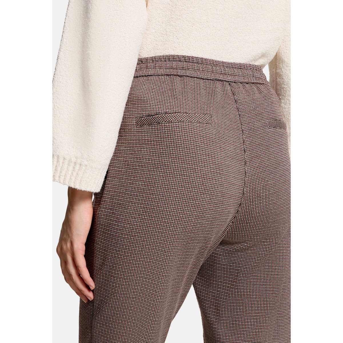 Pantalon à carreaux à plis repassés grey/dark red, BETTY & CO