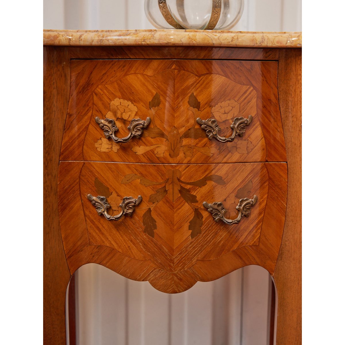 Paire de chevets en bois Odile N°1461 - Bon état bois clair, DEBONGOUT