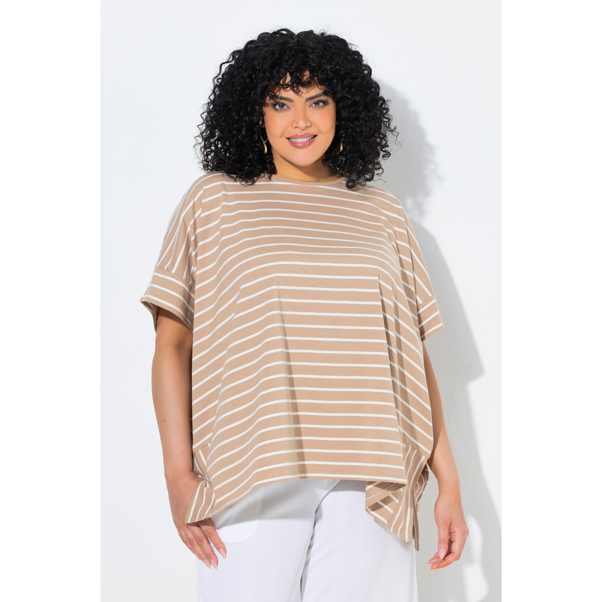 Poncho oversize, motif à rayures et col rond chameau, ULLA POPKEN