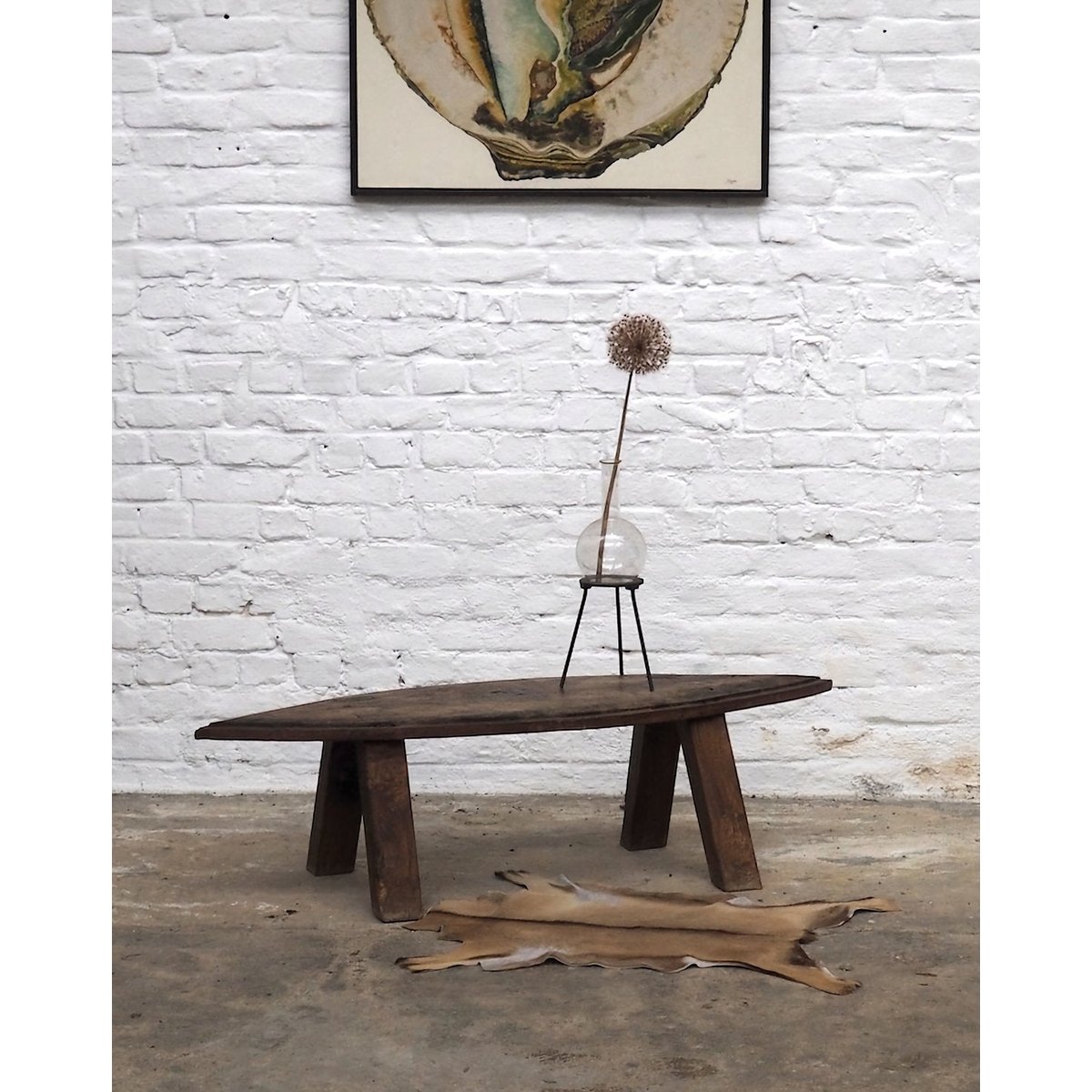 Table basse brutaliste Léonie N°436 - Bon état bois foncé, DEBONGOUT