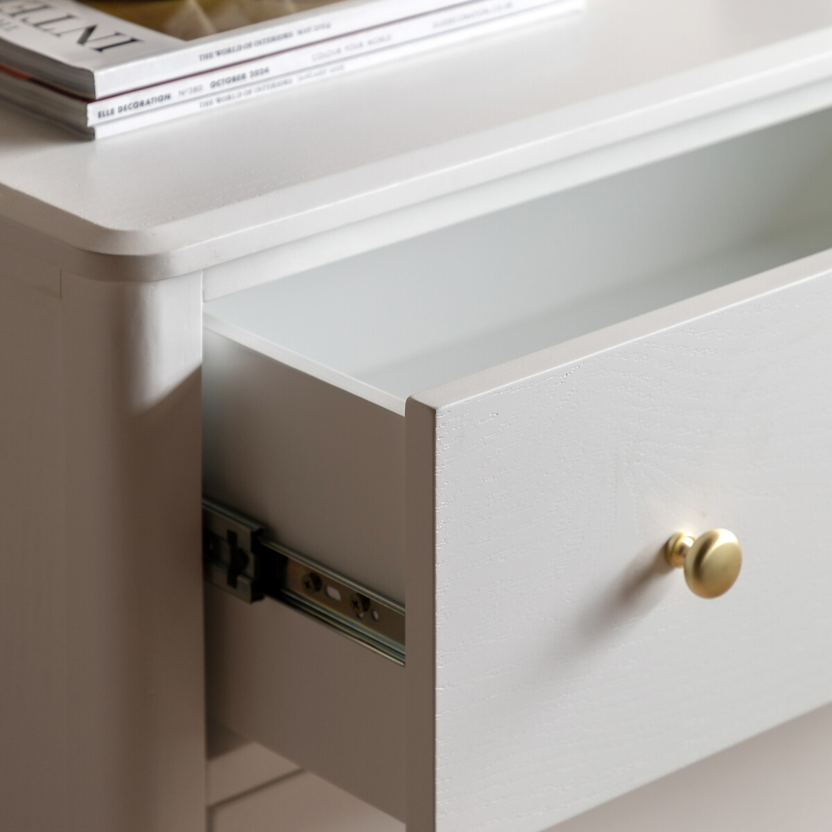 Amberly 3 Drawer Chest white, SO'HOME
