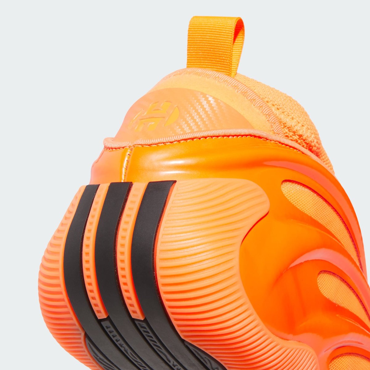 Chaussure Harden Volume 9 Chaussure Harden Volume 9 solar orange / core black / collegiate purple, adidas Performance