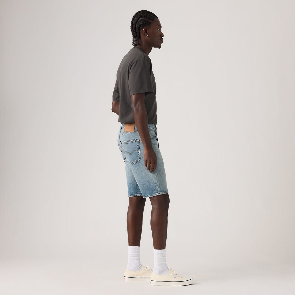 Short 501® original on the way, LEVI'S