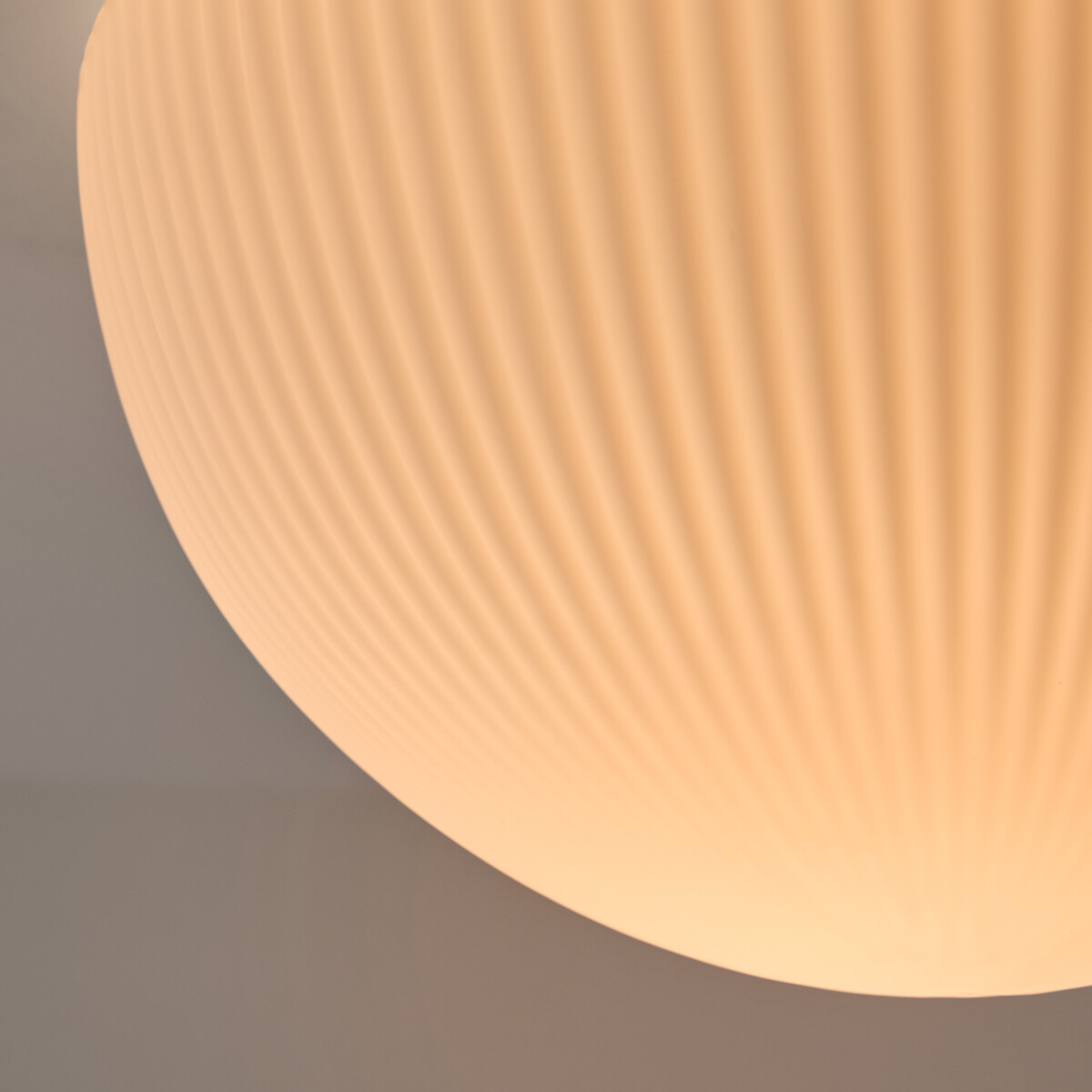Decken- oder Wandleuchte, aus geriffeltem Opalglas, Durchmesser 33 cm, LOULOU weiss, LA REDOUTE INTERIEURS