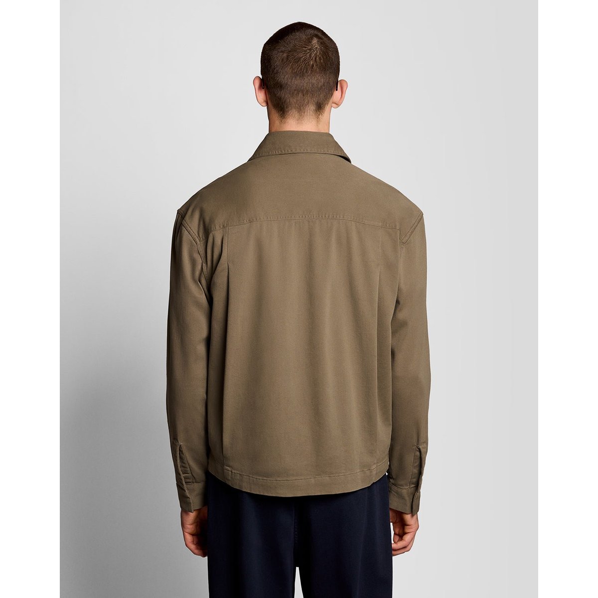 Surchemise légère délavage enzymatique vert kaki cendré, LYLE & SCOTT