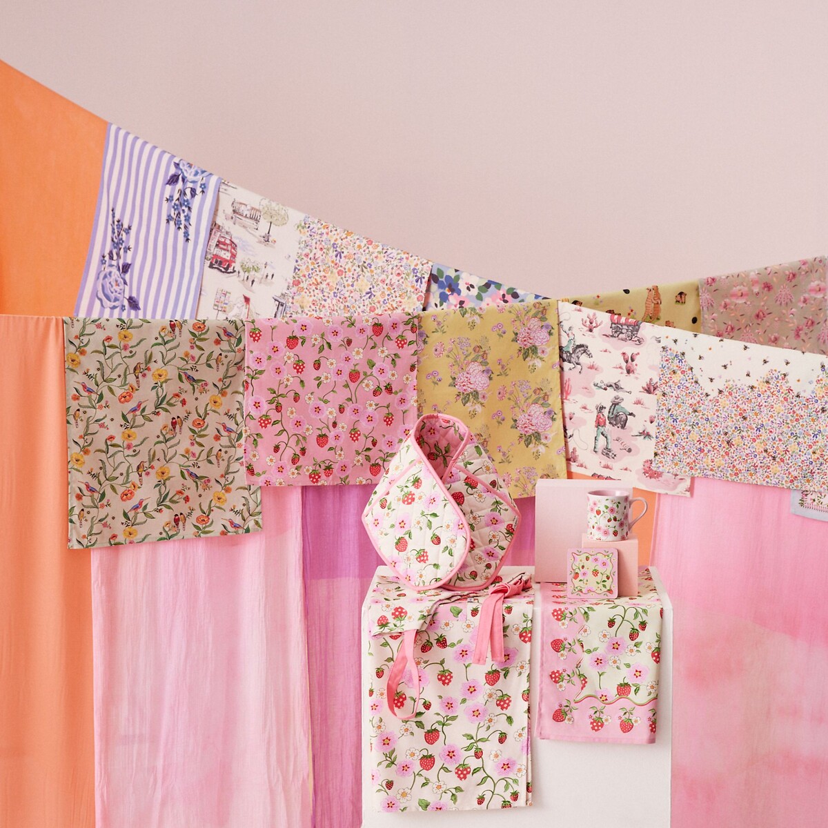 Strawberry Easy Adjust Apron pink, CATH KIDSTON