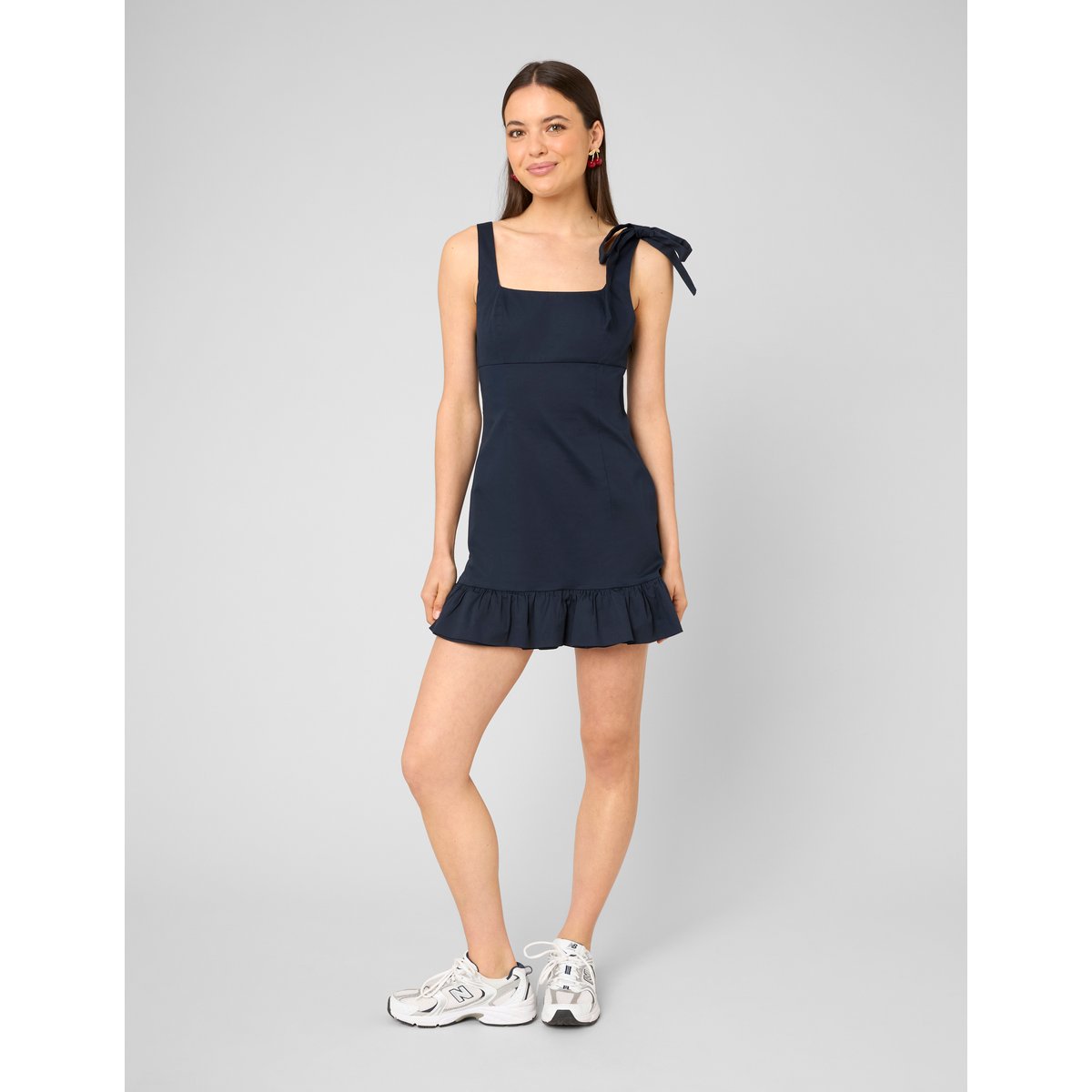 Robe courte à volants bleu foncé, BZB