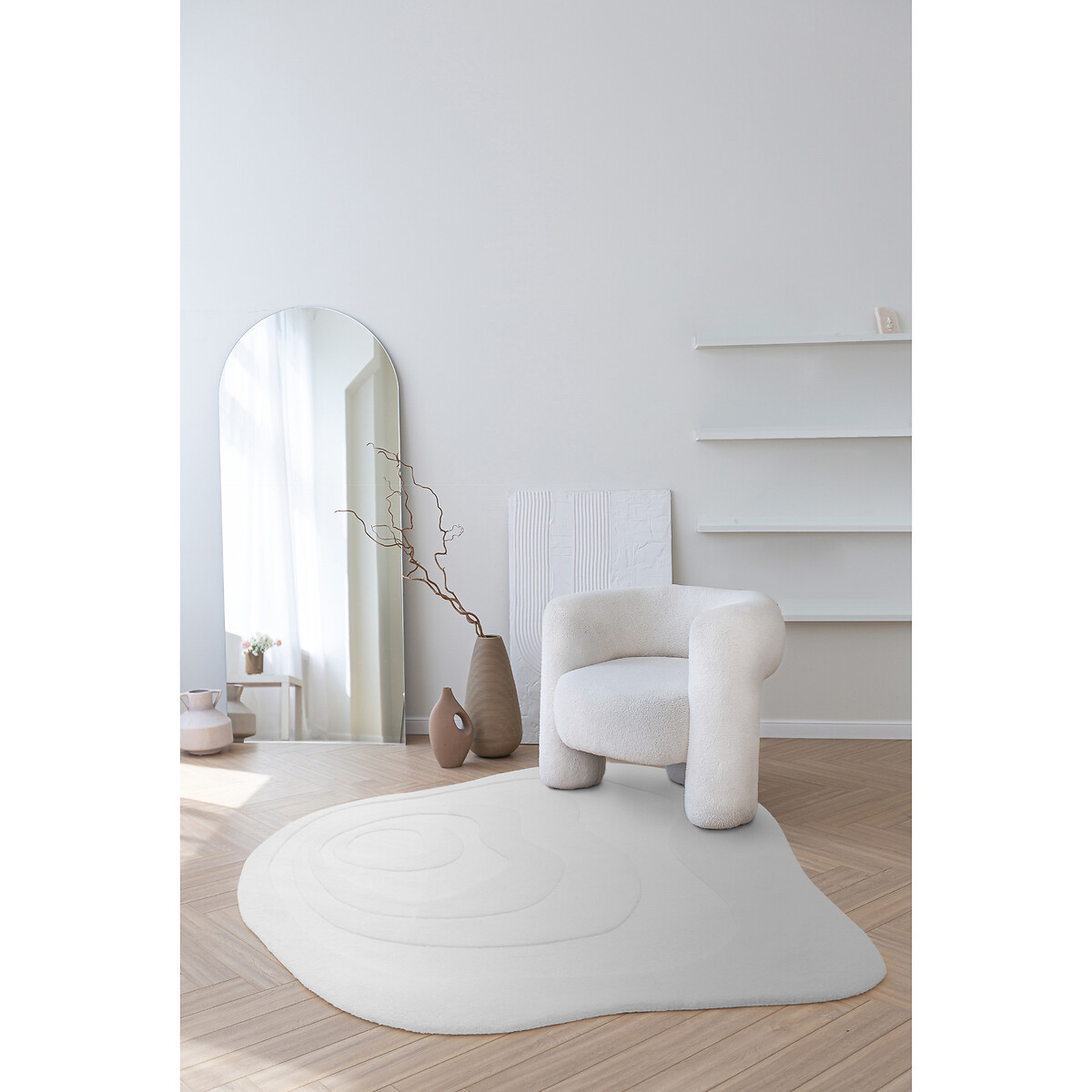 Premium Unique Shaped Carved Rug in 100% Wool cream, ÉDITÉ