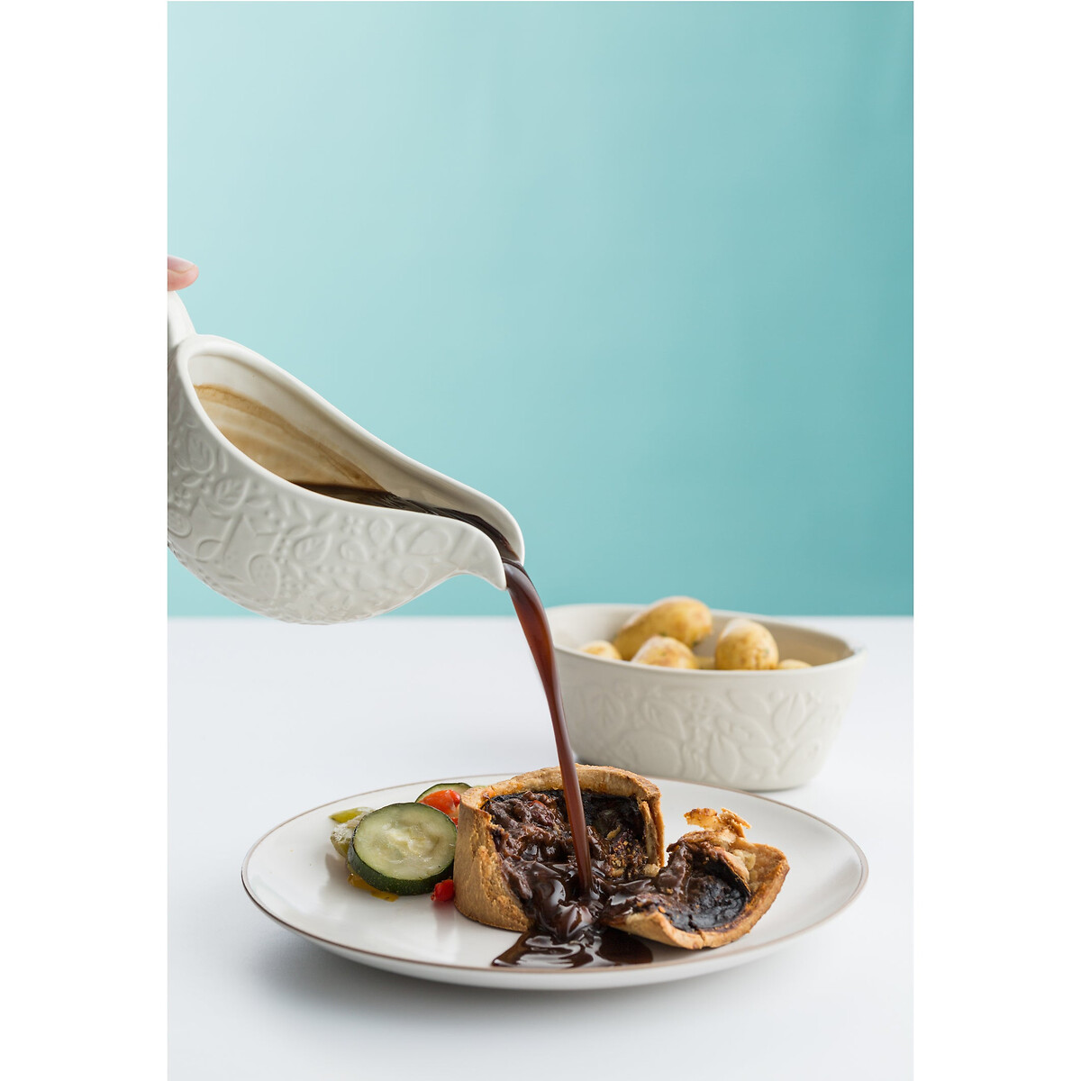 In The Forest Gravy Boat cream, MASON CASH